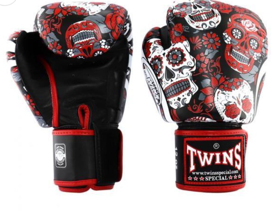 Gants de boxe Muay Thai Twins Special « Skull » ROUGE/ROSE/ORANGE FBGVL3-53