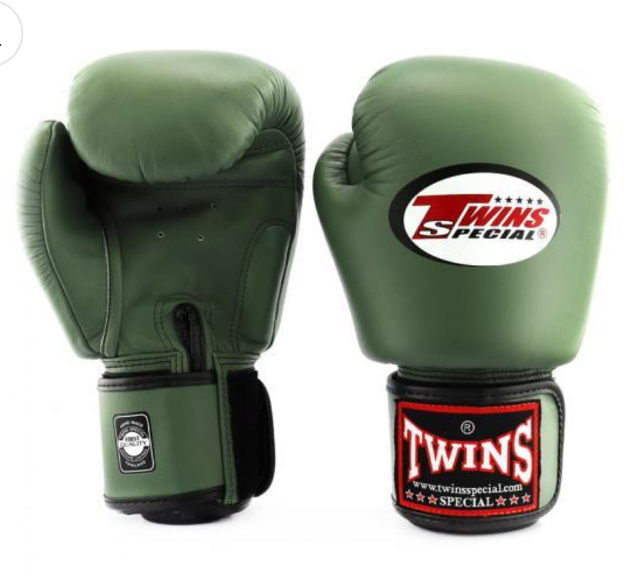 Twins Special OLIV/DUNKELGRÜN Muay Thai Boxhandschuhe BGVL3