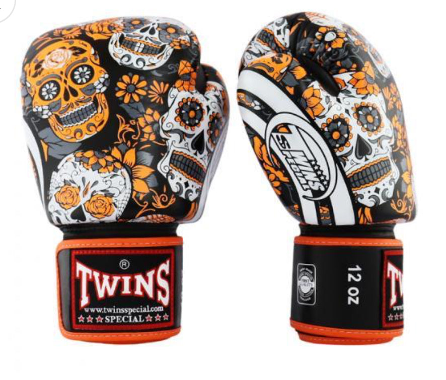 Gants de boxe Muay Thai Twins Special « Skull » ROUGE/ROSE/ORANGE FBGVL3-53