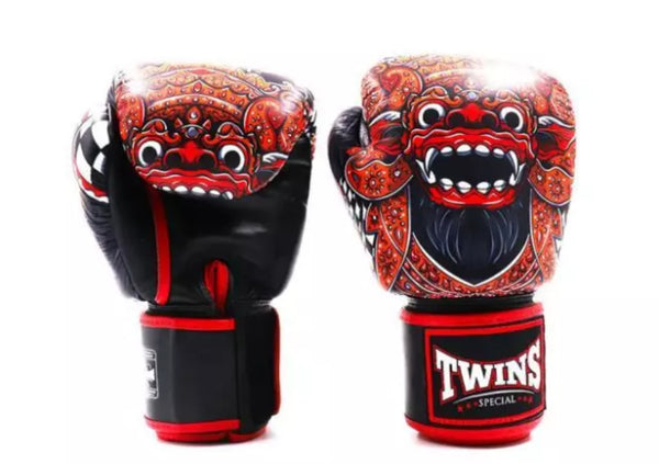 Pack d'entraînement Muay Thai Twins édition spéciale « Barong » : gants et shorts
