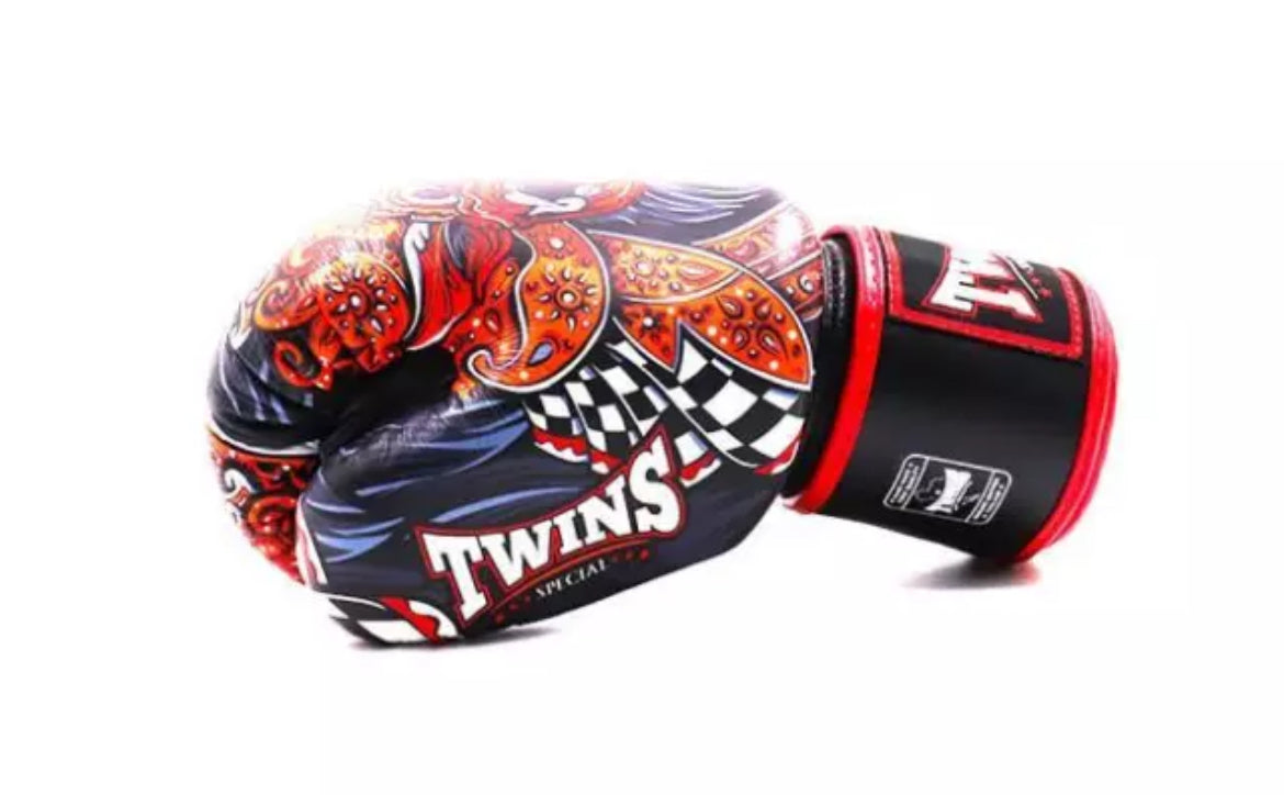 Gants de boxe Muay Thai Twins Special « Barong » ROUGES/NOIRS FBGVL3-59