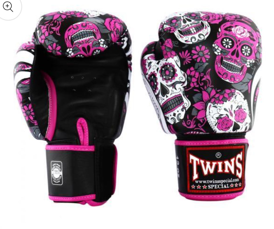 Gants de boxe Muay Thai Twins Special « Skull » ROUGE/ROSE/ORANGE FBGVL3-53