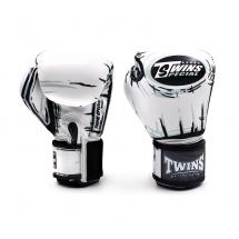 Coffret d'entraînement Muay Thai Twins édition spéciale « BD » : gants et shorts