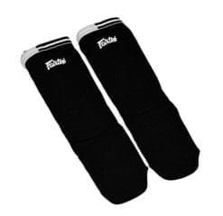 Protège-tibias Fairtex SPE1 noirs de type chaussette