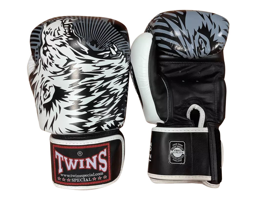 Gants de boxe Muay Thai Twins Special « White Wolf » FBGVL3-50