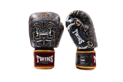 Pack d'entraînement Muay Thai Twins édition spéciale « Rangda » : gants et shorts