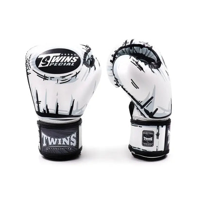 Coffret d'entraînement Muay Thai Twins édition spéciale « BD » : gants et shorts